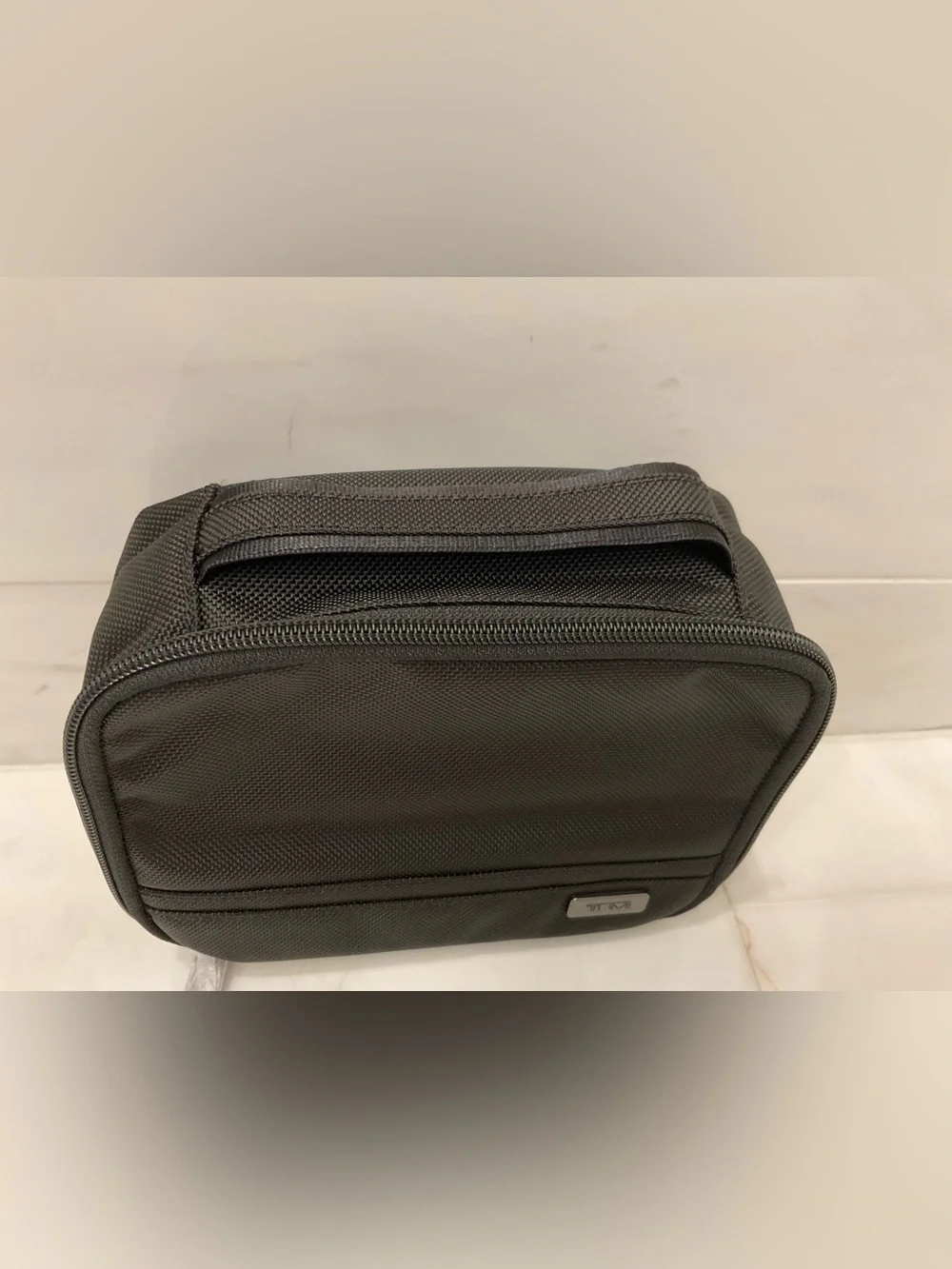NEW TUMI Zippered CUBE TRAVEL POUCH - Cosmetic Bag - SOLID BLACK